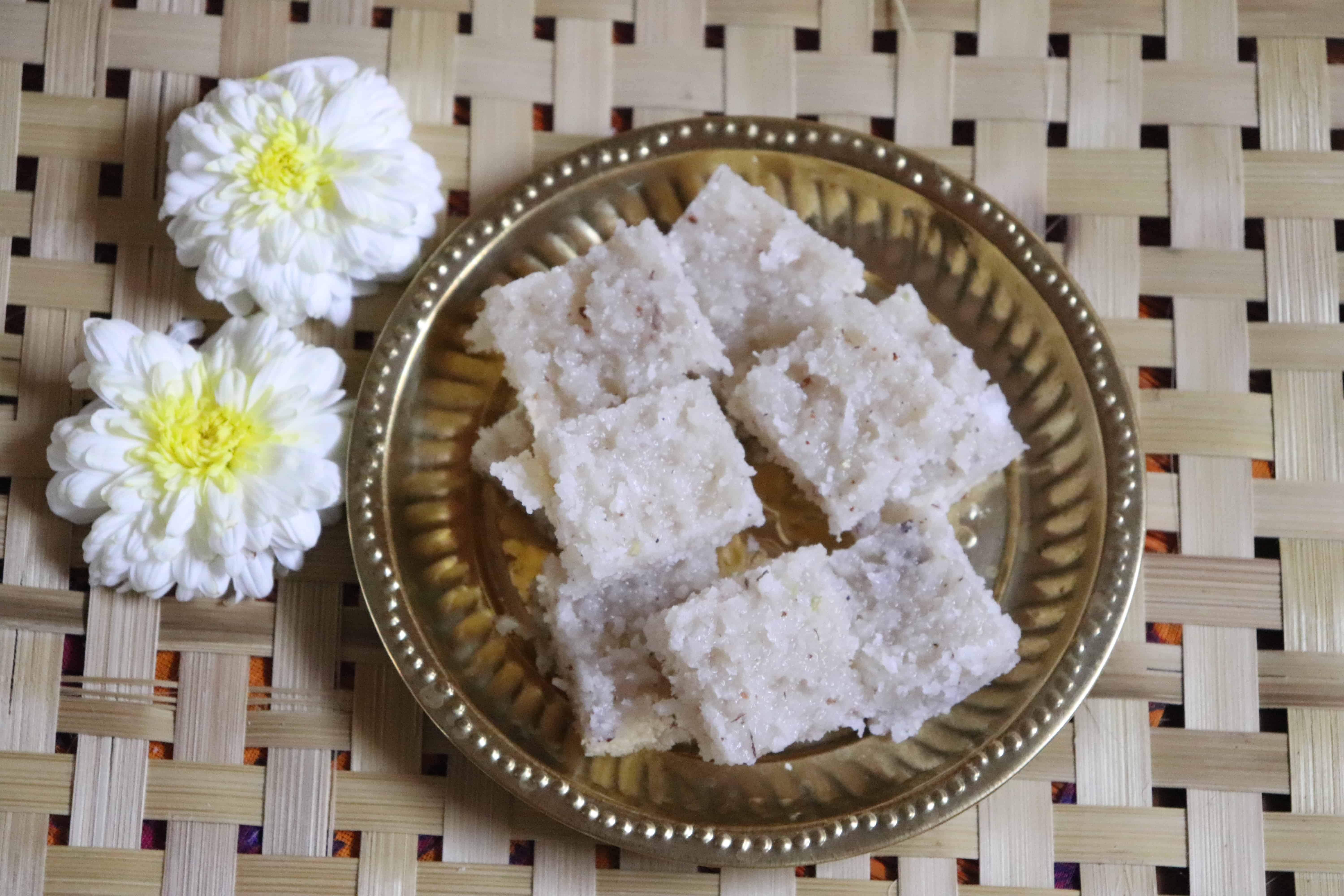 Nariyal Barfi Recipe, Thengai Burfi