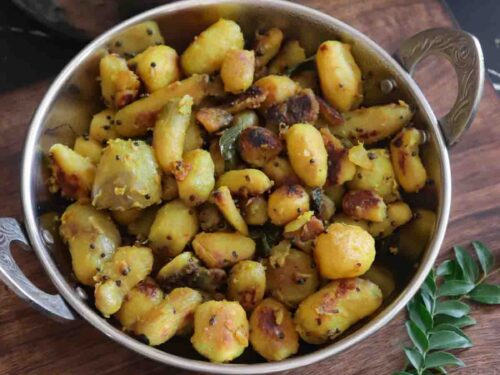 Mushuk bilan jozibali kaltaklarning erotik fotosuratlari