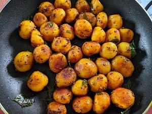 Crispy potato roast recipe is ready to serve