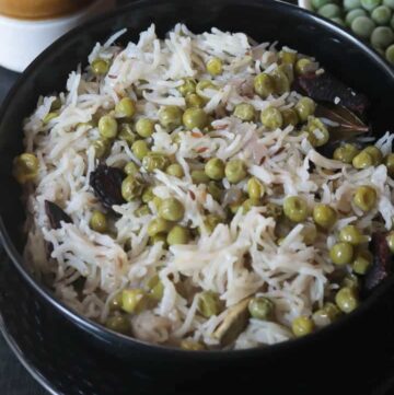 Peas Pulao Recipe in Pressure Cooker | Matar Pulao | Pattani Pulao