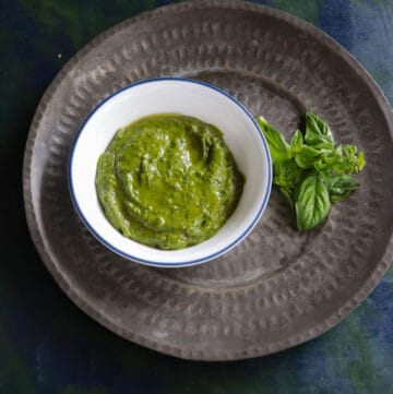 Easy Vegan Basil Pesto Sauce