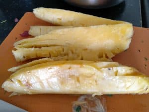 Pineapples (with skin removed or peeled and Cored)