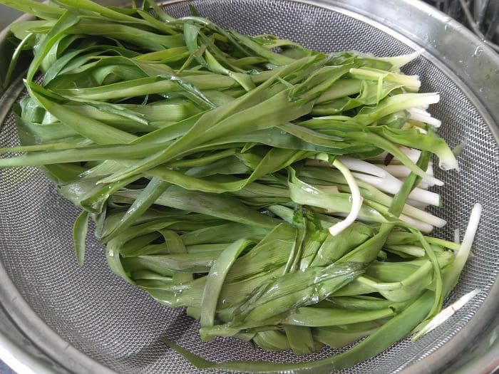 Washed and drained phodshi