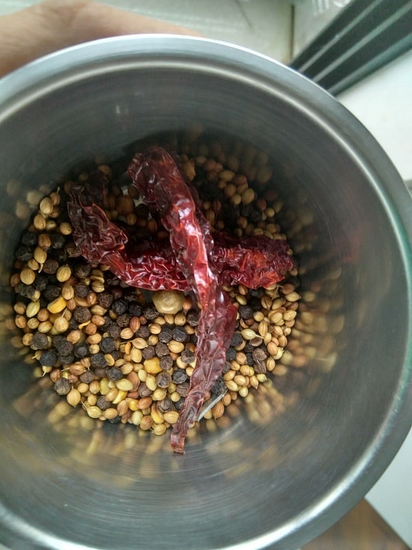 Cooling and grinding the dry masala