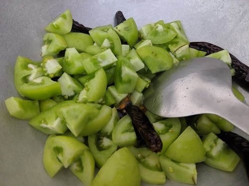 Step by Step - Step by Step - Pachai Thakkali Chutney recipe