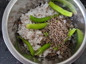 Spice mix for curry - coconut, cumin and green chillies