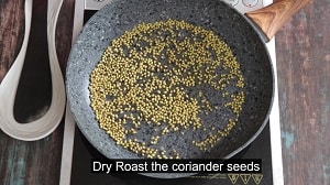 dry roasting coriander seeds for sundal podi