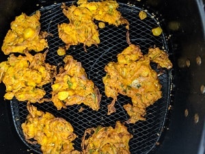 Air Fryer Corn pakodas are ready to eat