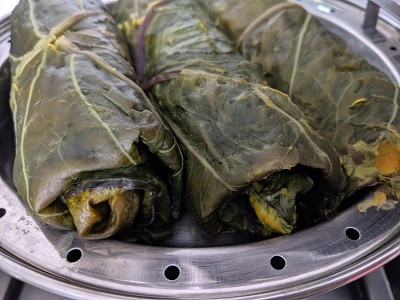 Steamed Alu Vadi is ready for cooling and slicing