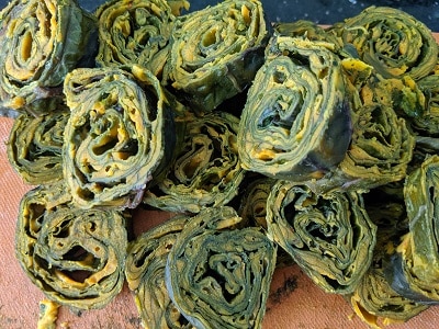 Cooled and sliced alu vadi