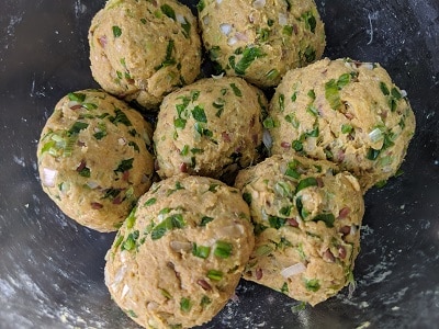 Equal size paratha dough balls