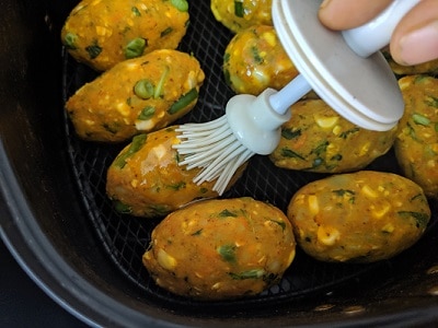 Air frying the cutlets with oil