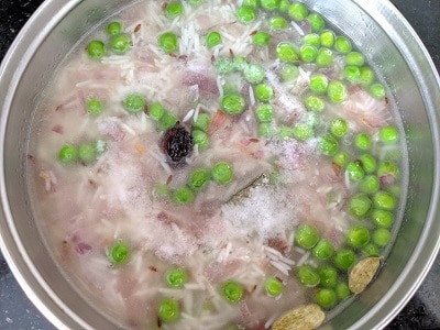 Peas Pulao Recipe in Pressure Cooker | Matar Pulao | Pattani Pulao