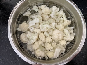 Blanching the cauliflower