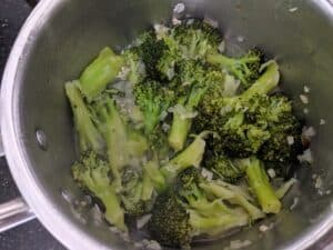 Cooking the broccoli florets