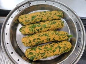 steaming the methi muthiyas