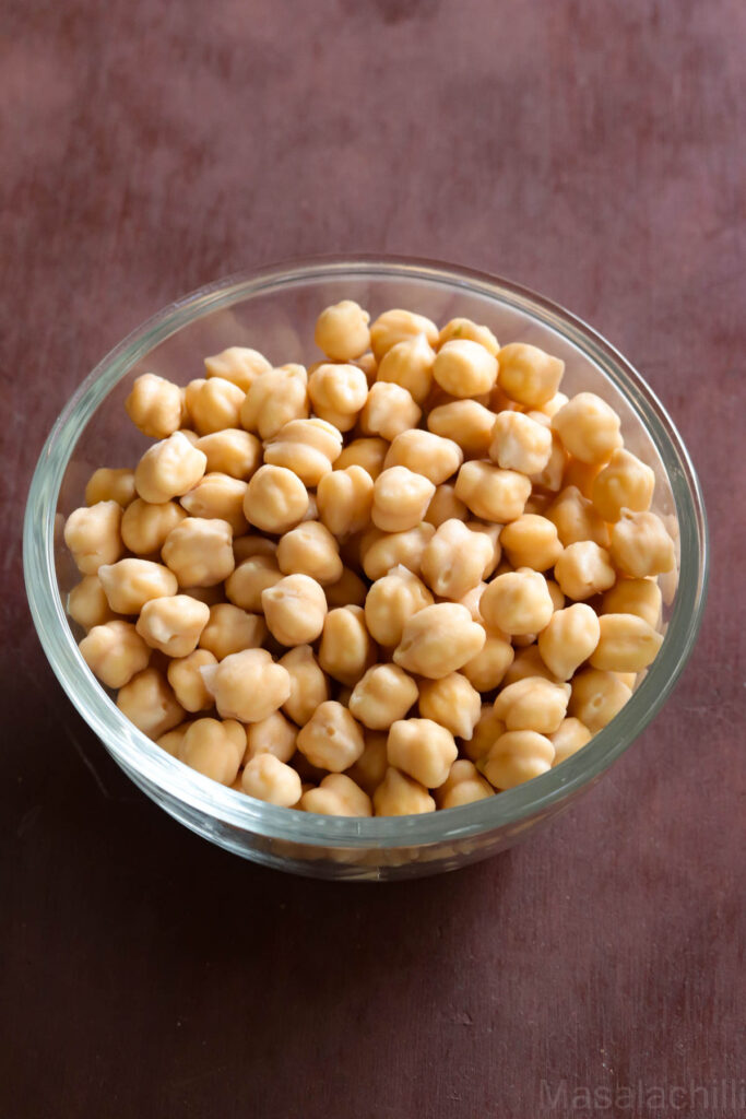 Soaked and drained chickpeas