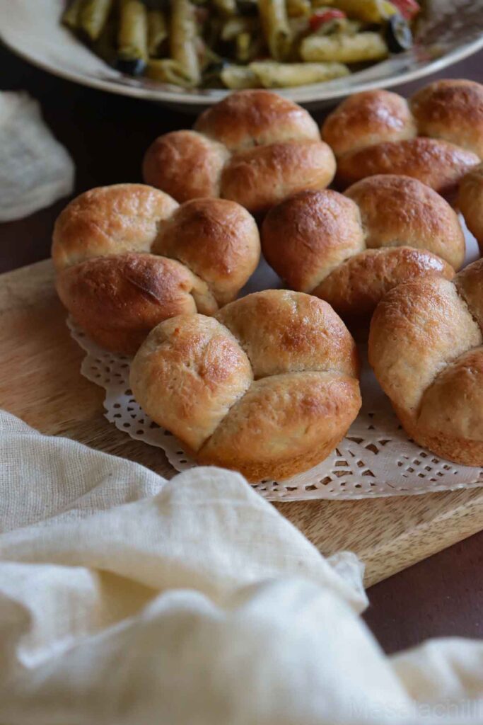 Cloverleaf Rolls | Yeast Dinner Rolls