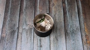 Ingredients for making base of thayir pachadi