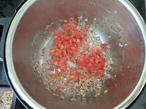 finely chopped tomatoes added to the instant pot