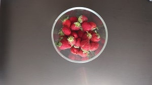 fresh strawberries for freezing